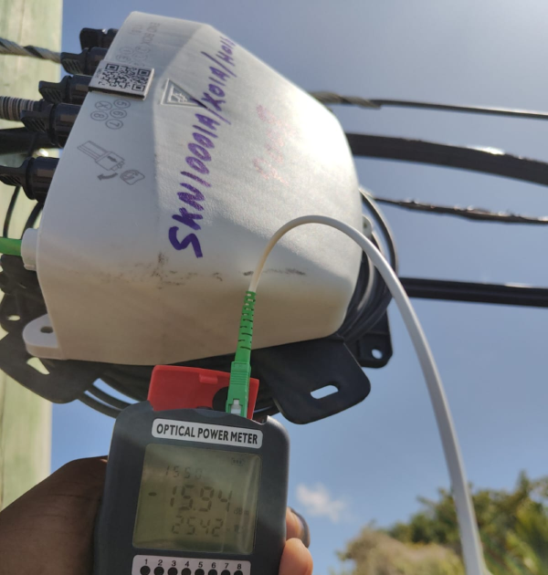 Optical power meter testing fiber drop